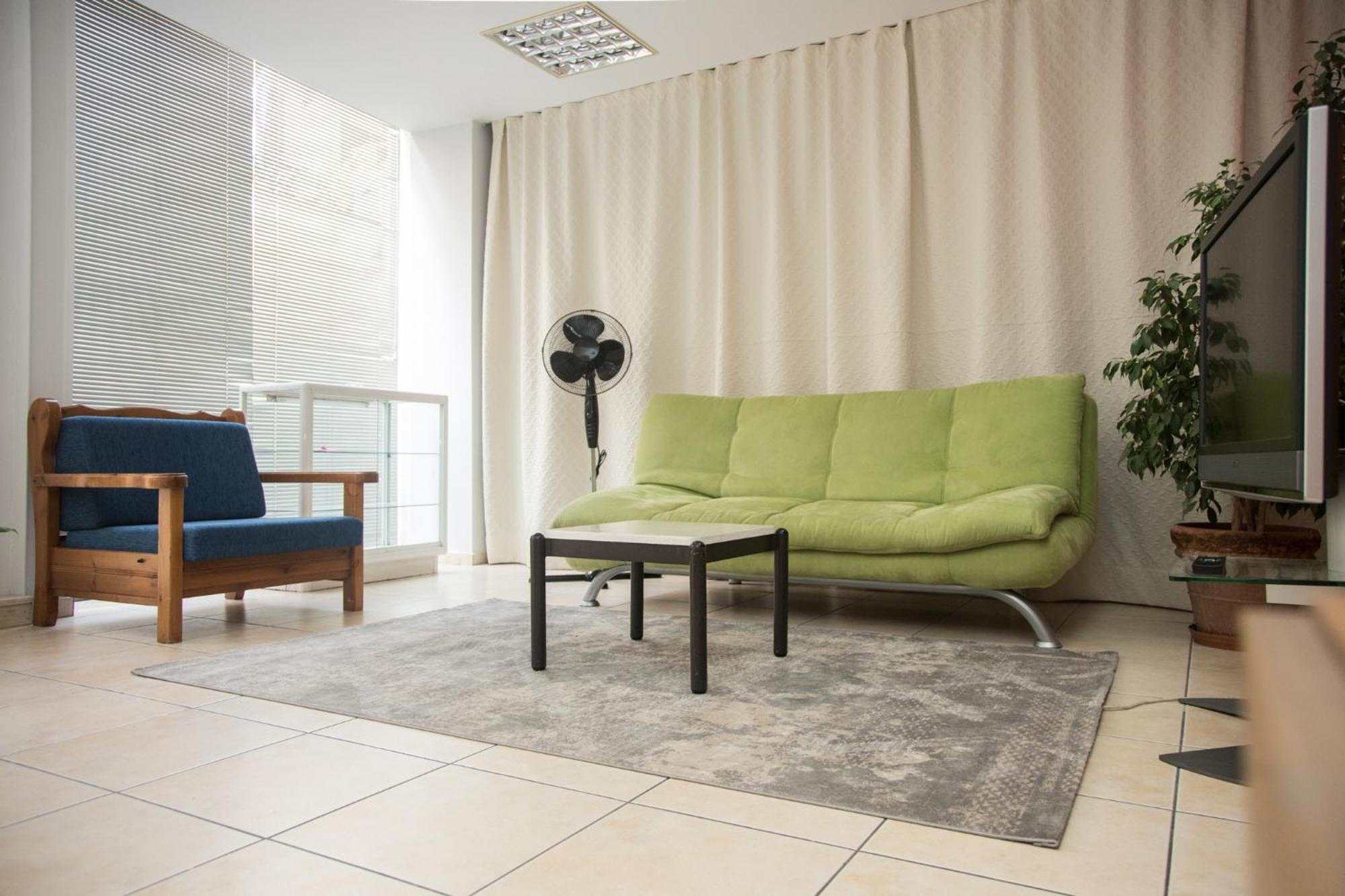 Comfort 2 Minutes From The Metro Apartment
