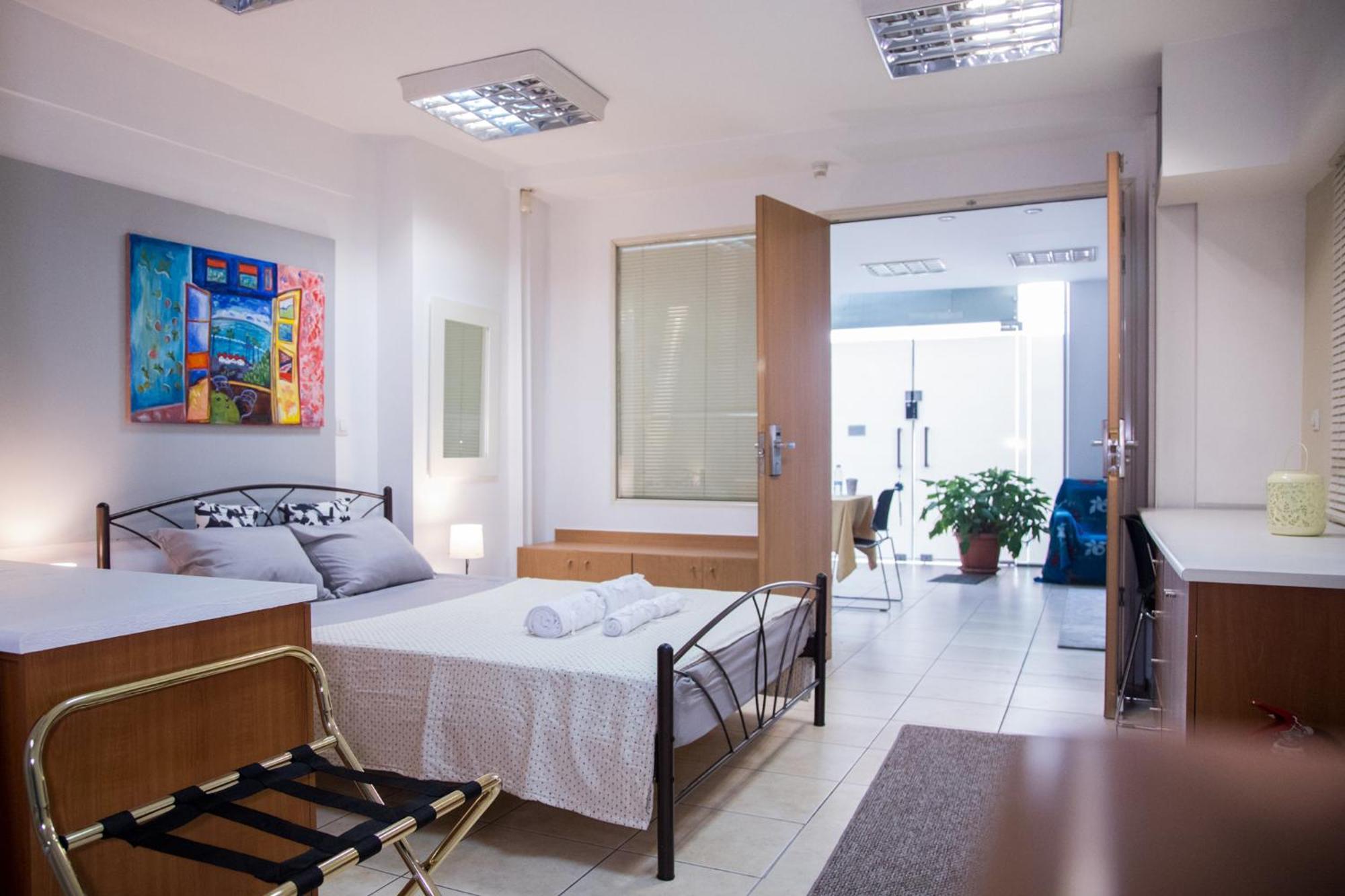 Comfort 2 Minutes From The Metro Athens